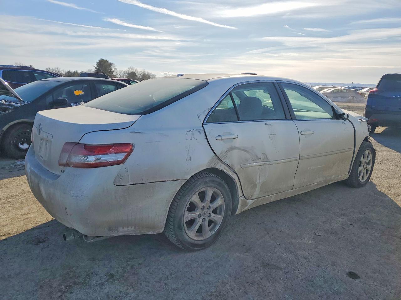 2011 TOYOTA CAMRY