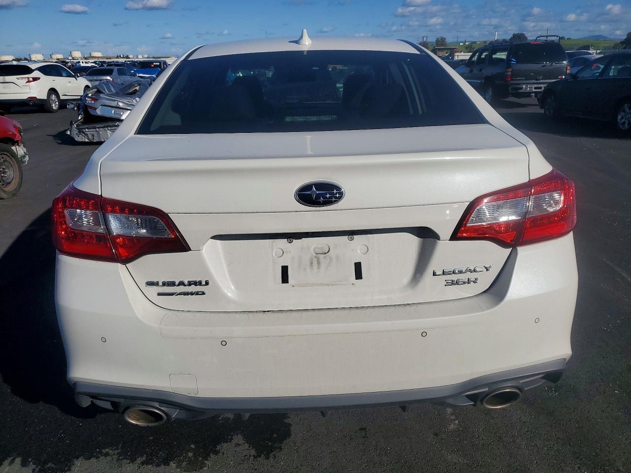 2018 SUBARU Legacy