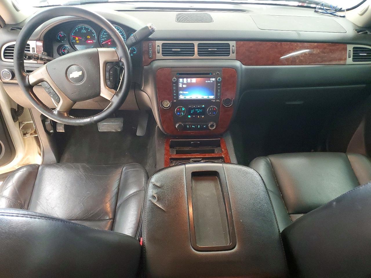 2014 CHEVROLET Suburban