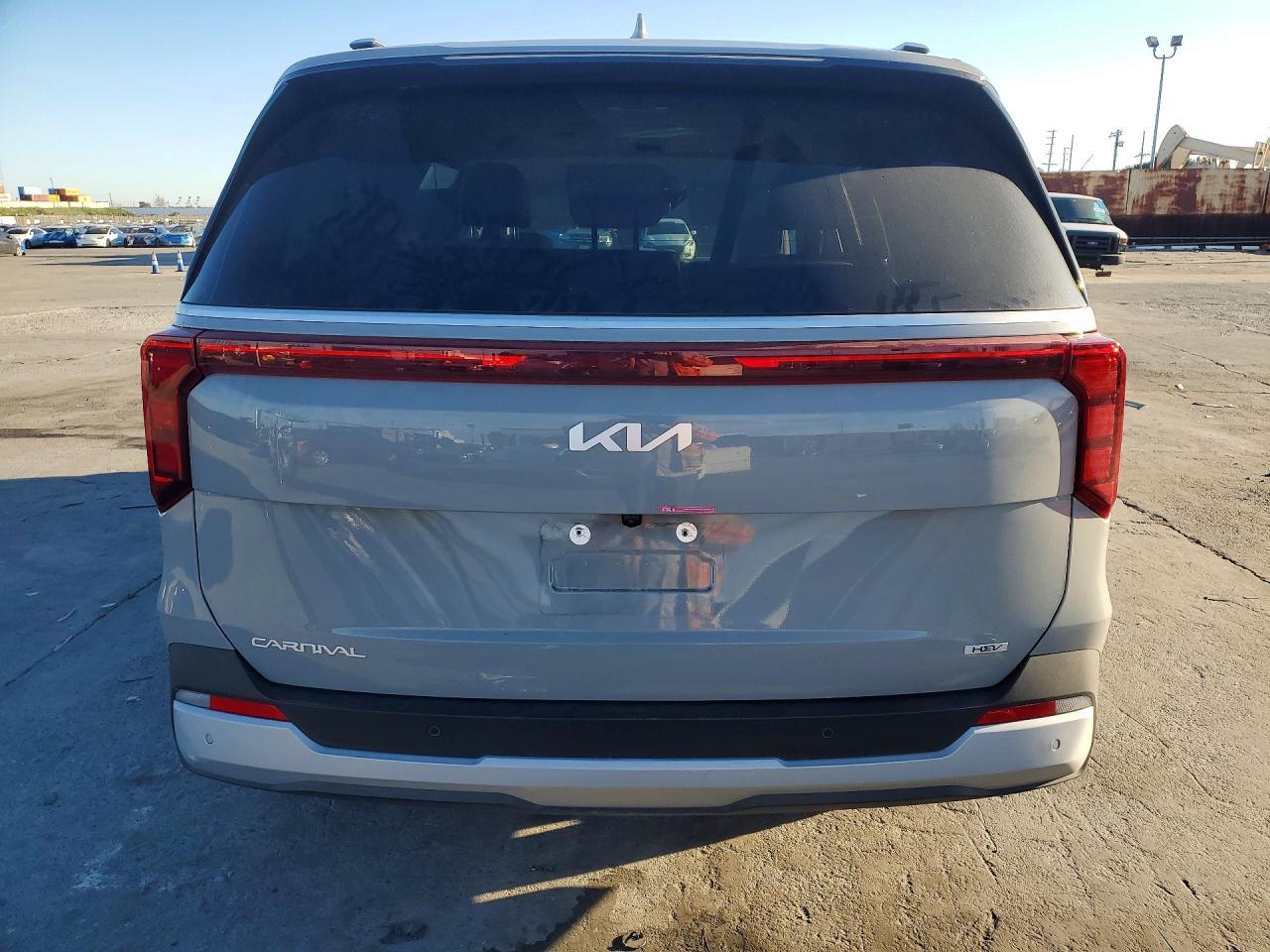 2025 KIA Carnival