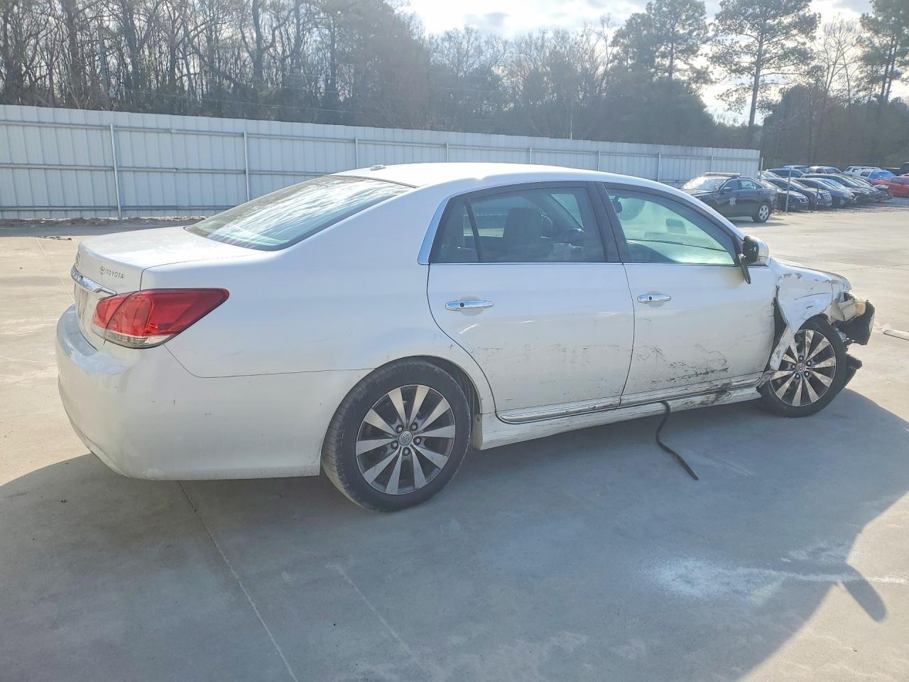 2012 TOYOTA Avalon