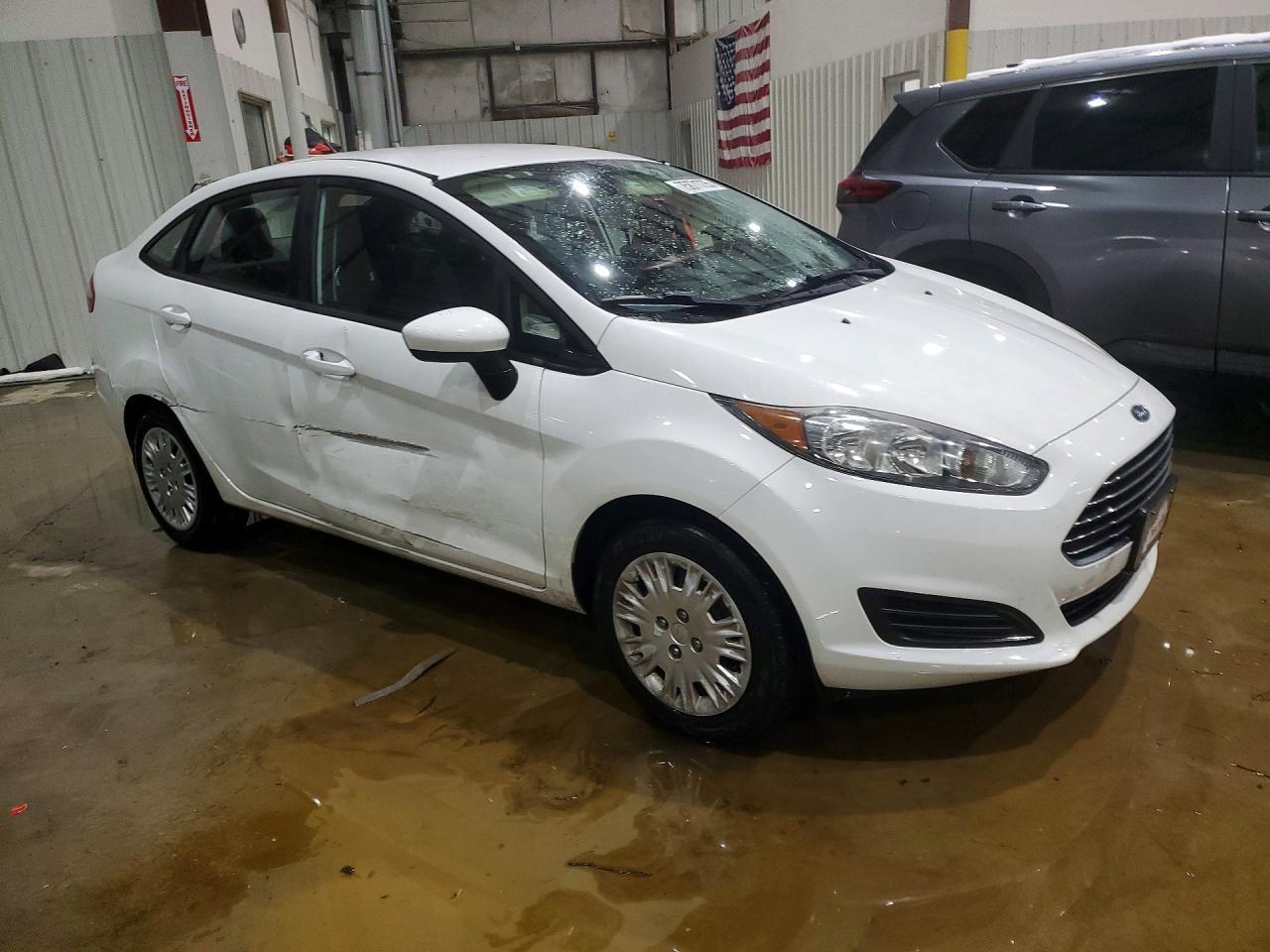 2016 FORD Fiesta