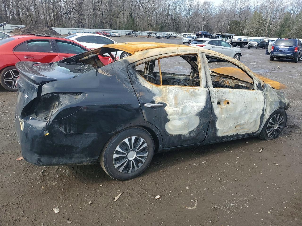 2019 NISSAN VERSA