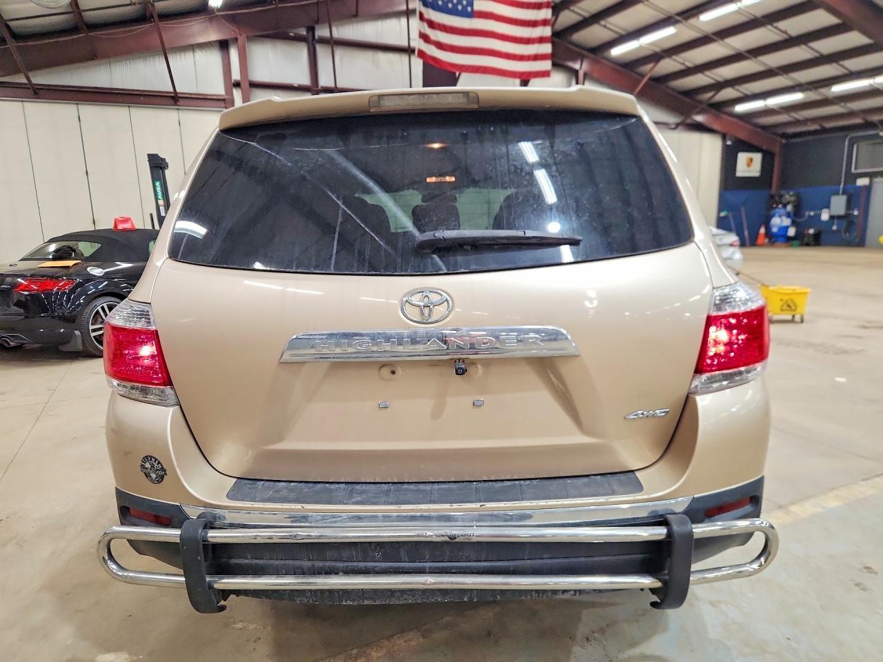 2013 TOYOTA HIGHLANDER