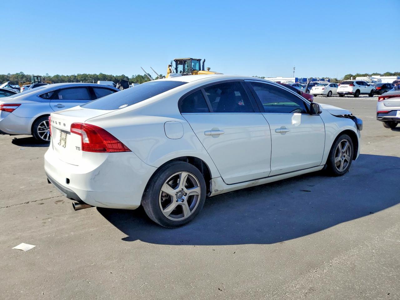 2013 VOLVO S60