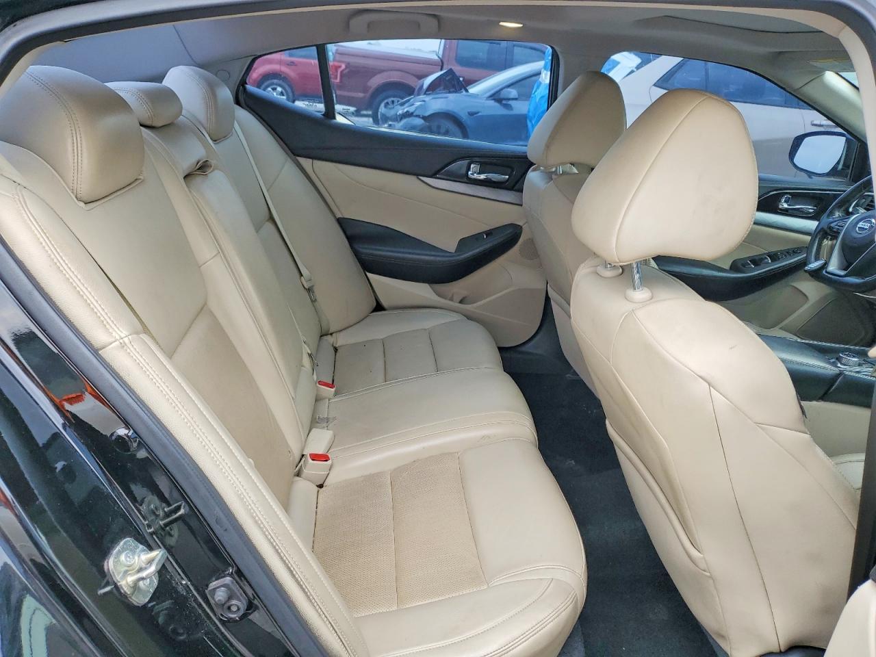 2017 NISSAN Maxima
