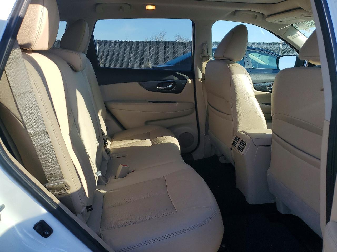 2016 NISSAN ROGUE
