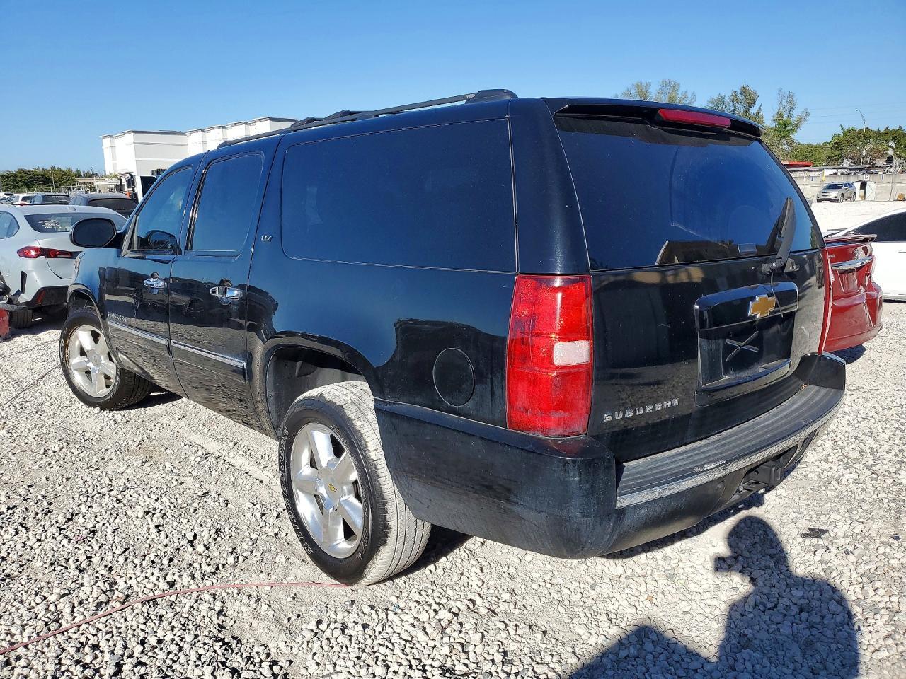 2013 CHEVROLET Suburban