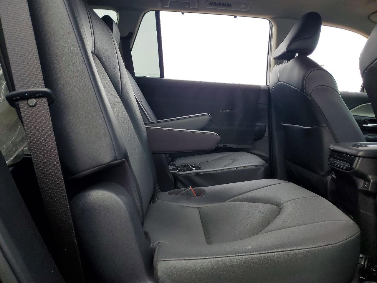 2024 TOYOTA HIGHLANDER