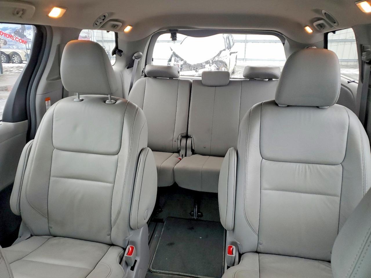 2018 TOYOTA SIENNA