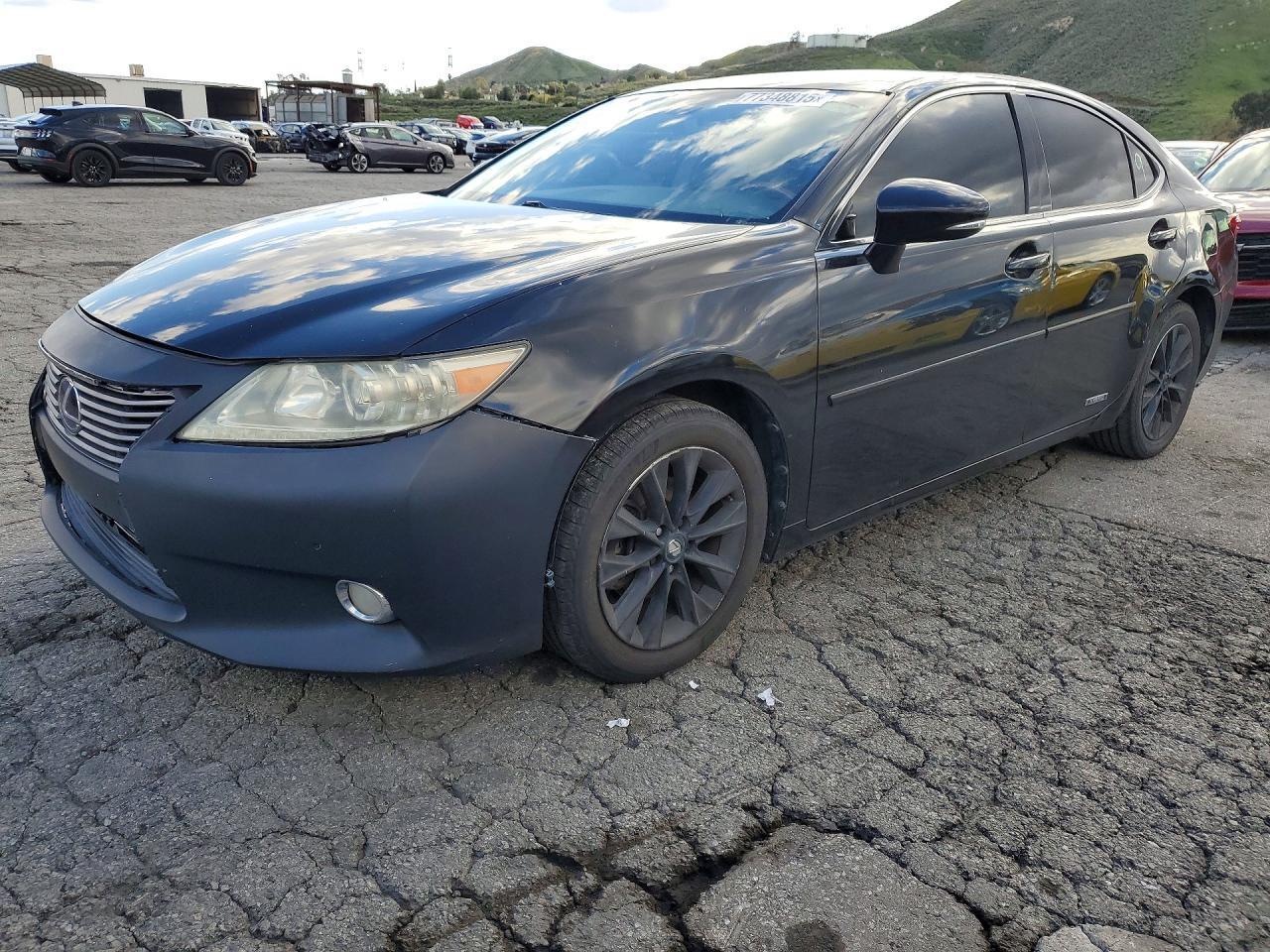 2013 LEXUS ES 300H