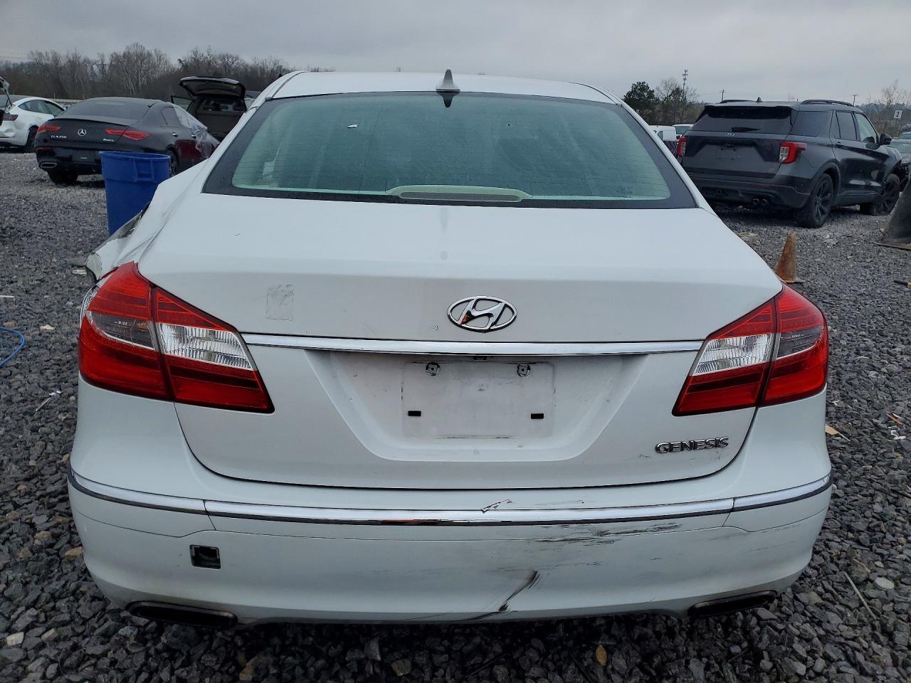 2013 HYUNDAI GENESIS