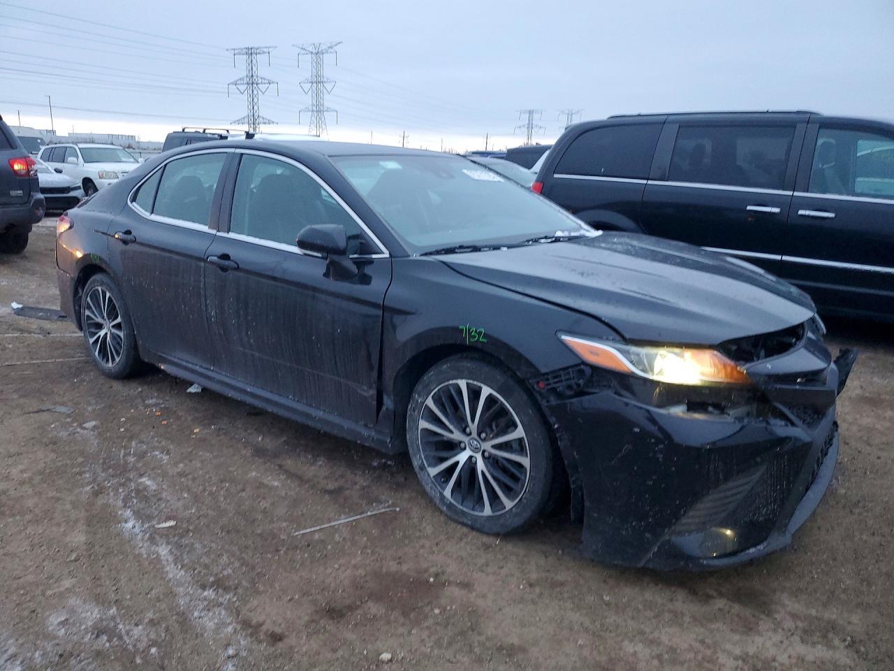 2018 TOYOTA CAMRY