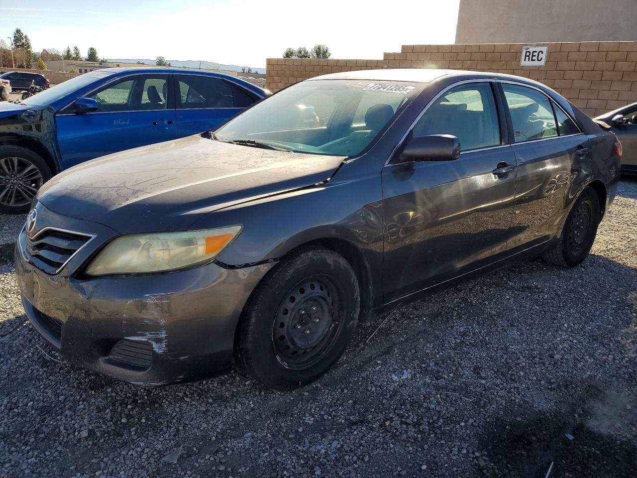 2011 TOYOTA CAMRY