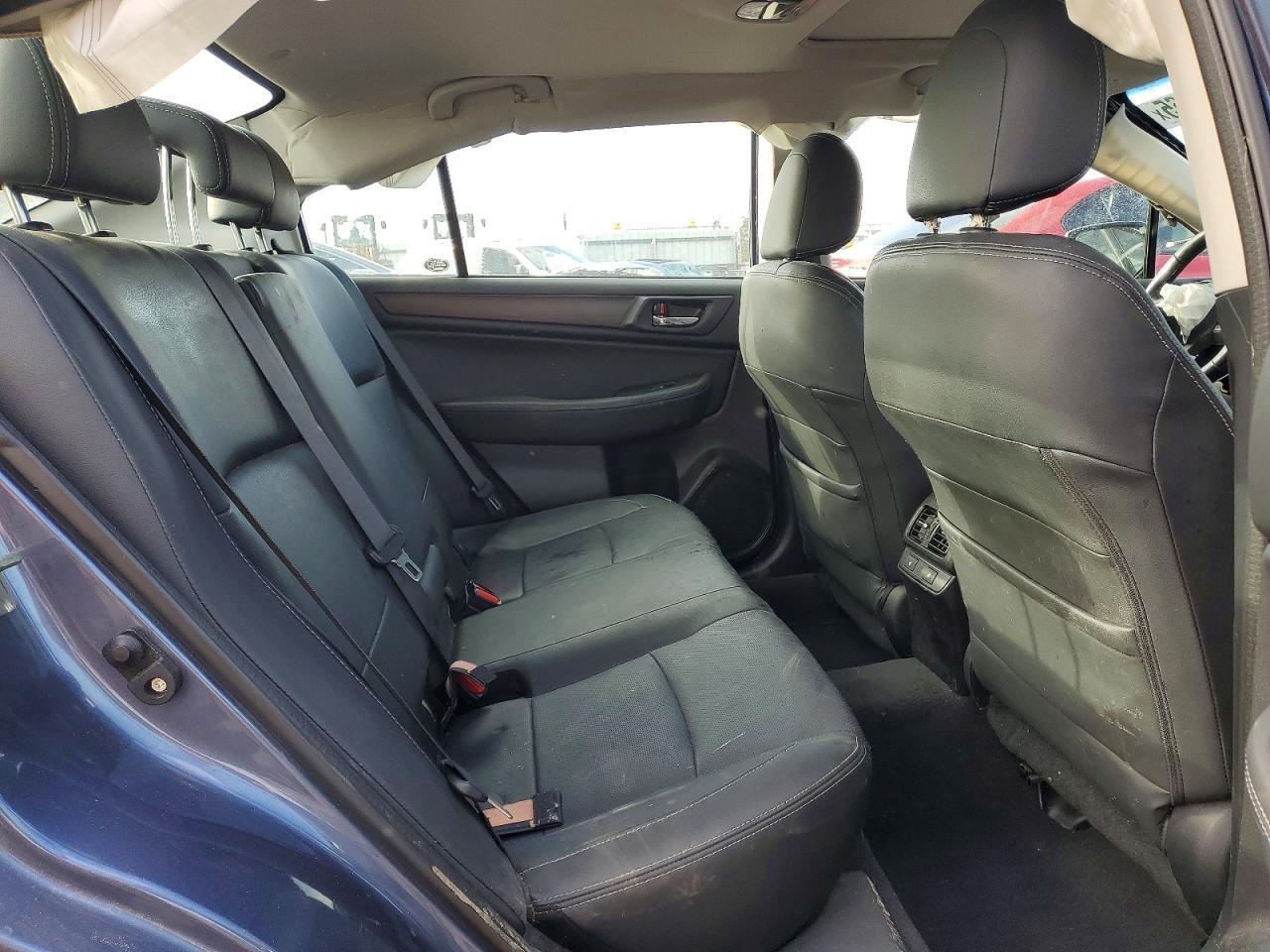 2016 SUBARU Legacy