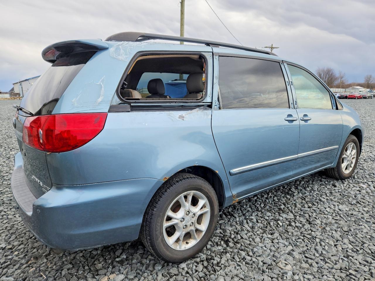 2006 TOYOTA SIENNA