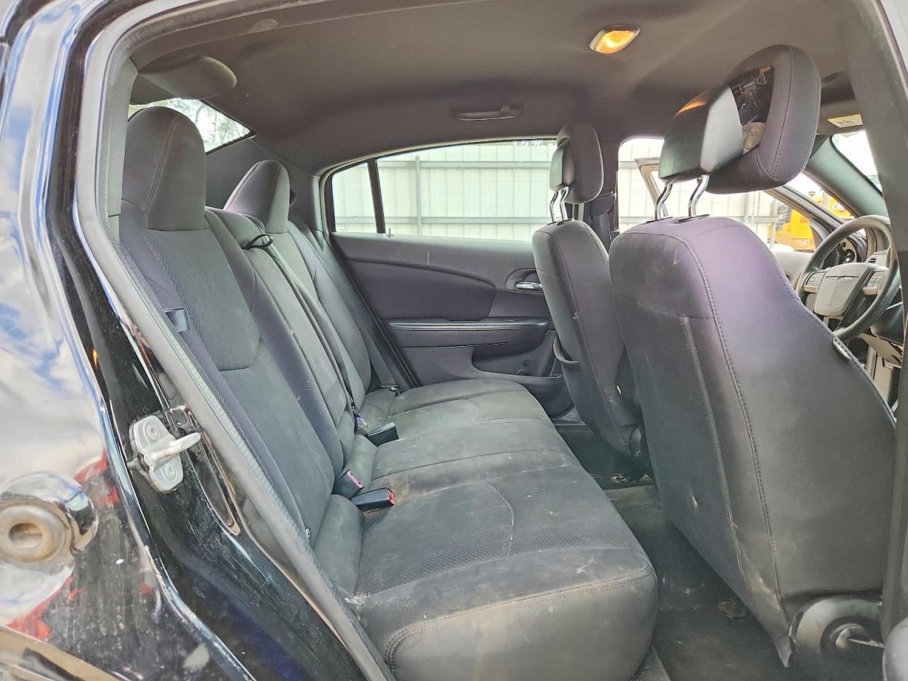 2013 CHRYSLER 200