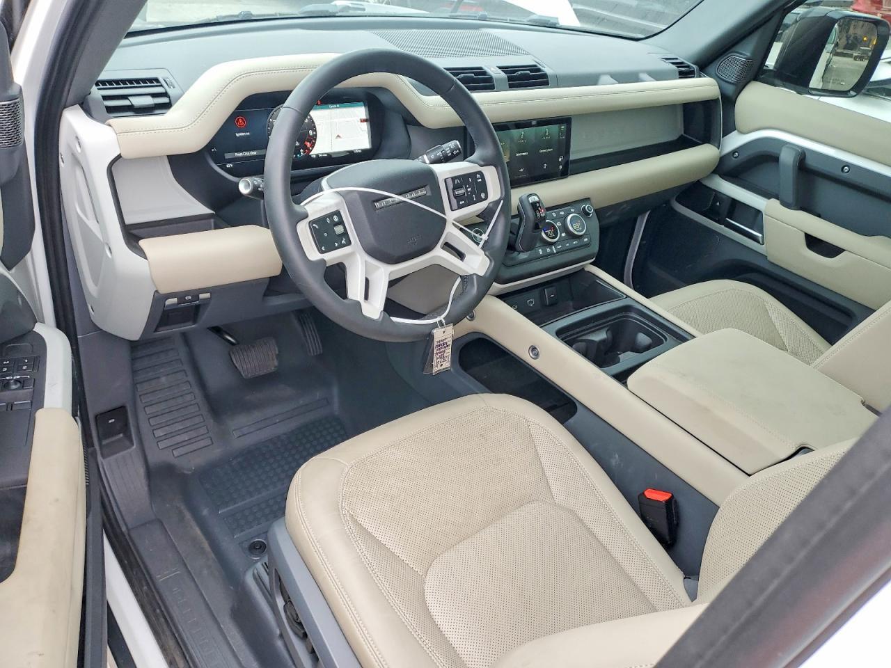 2024 LAND ROVER Defender