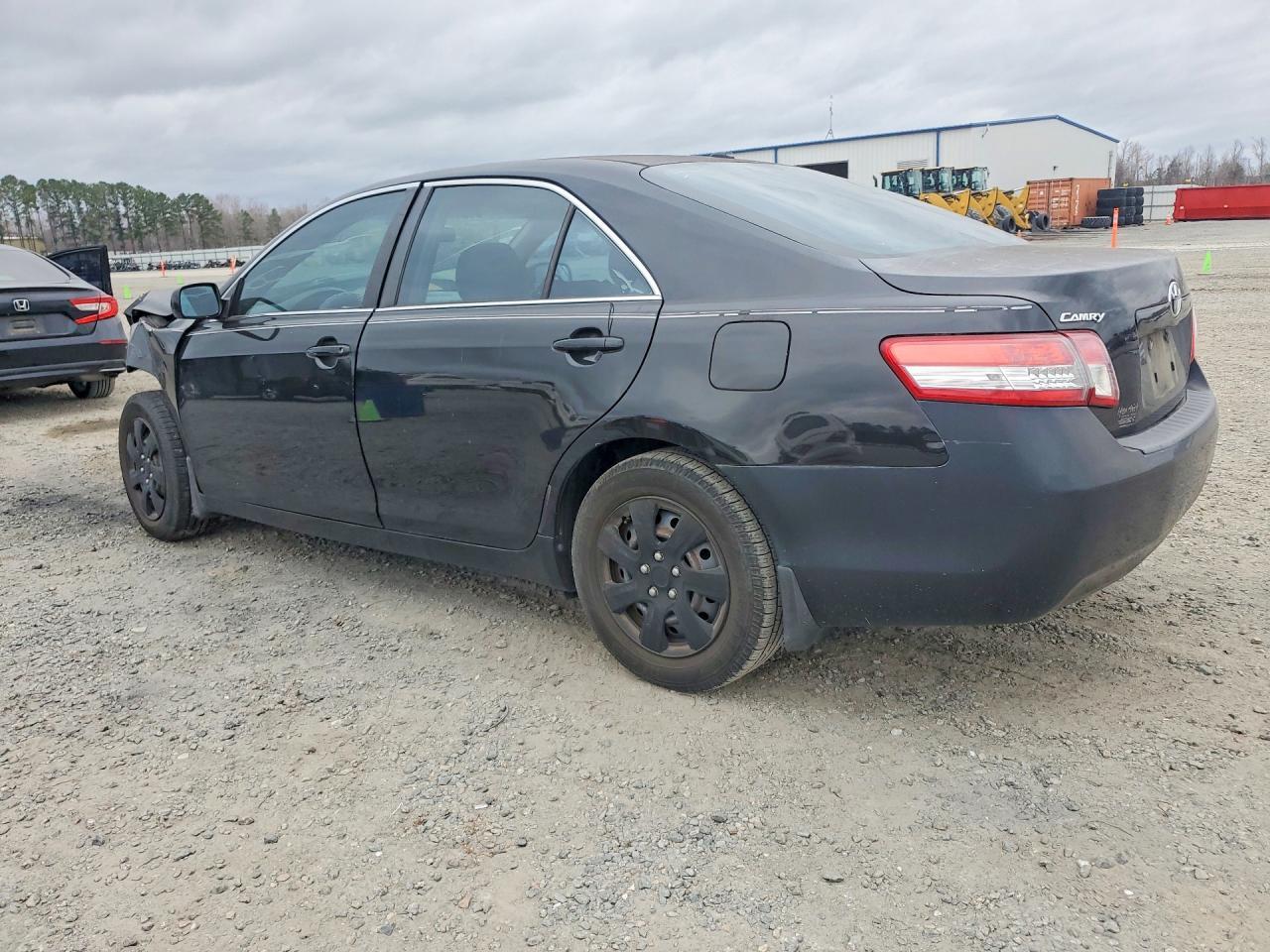 2011 TOYOTA CAMRY