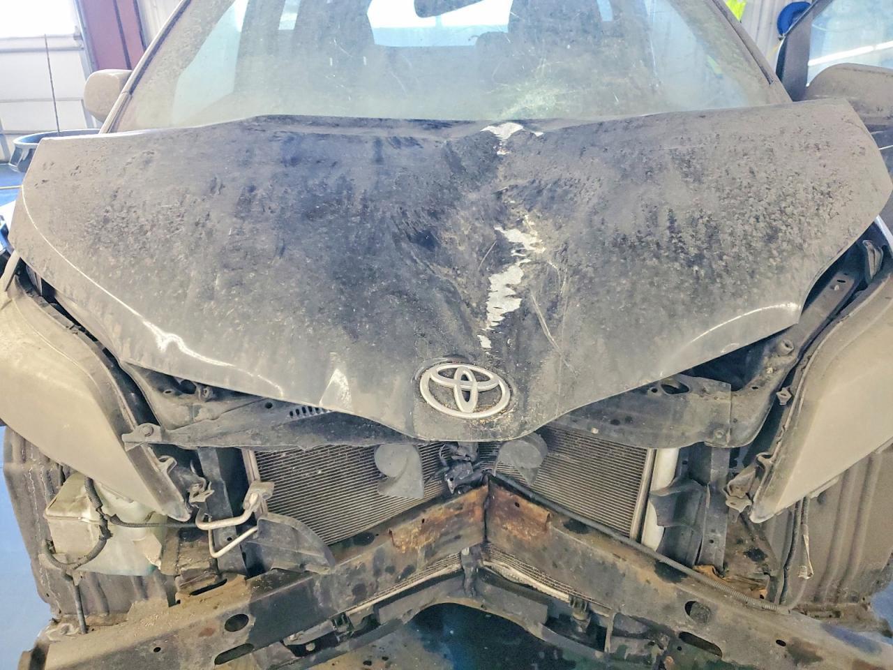 2014 TOYOTA SIENNA