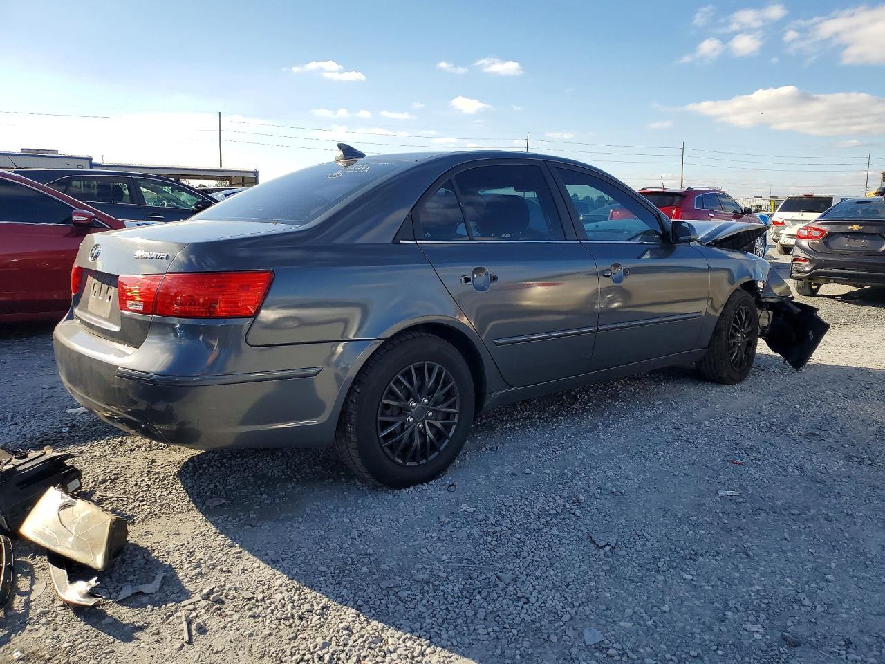 2010 HYUNDAI SONATA