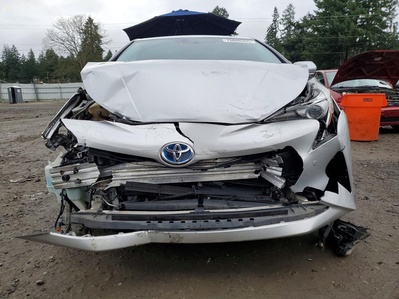 2016 TOYOTA PRIUS