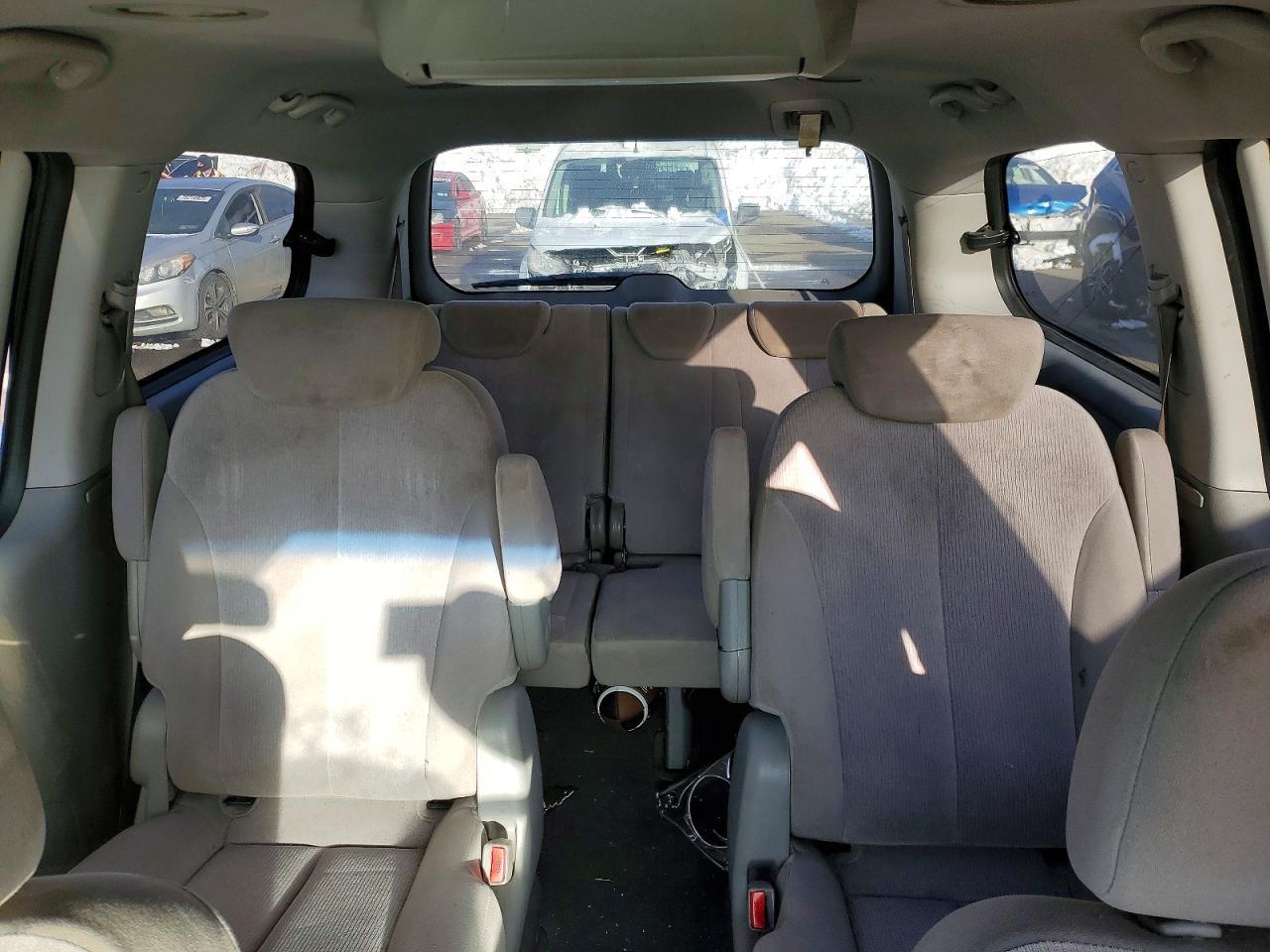 2010 KIA SEDONA