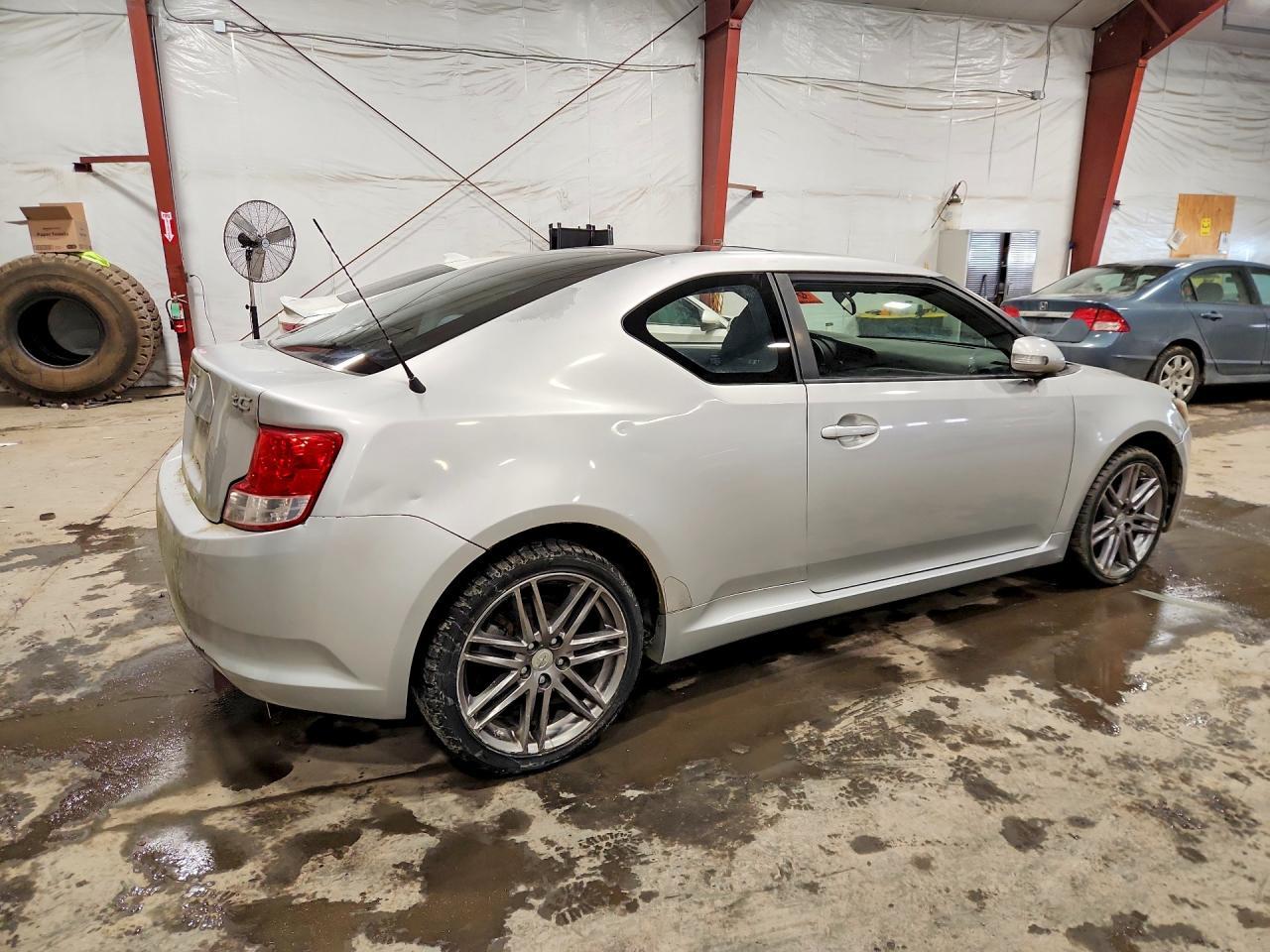 2011 TOYOTA SCION