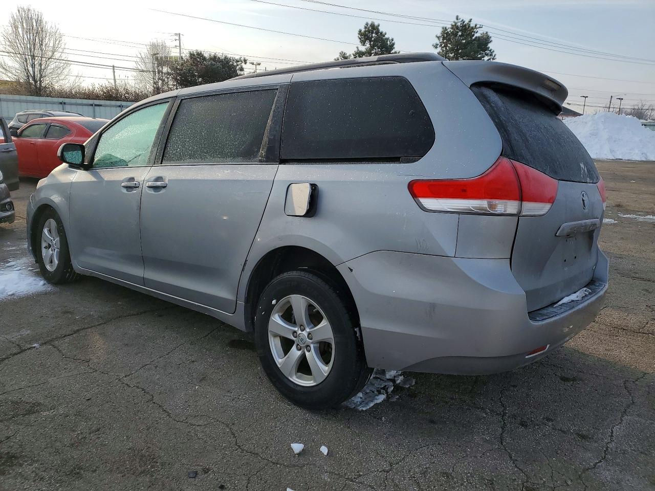 2013 TOYOTA SIENNA