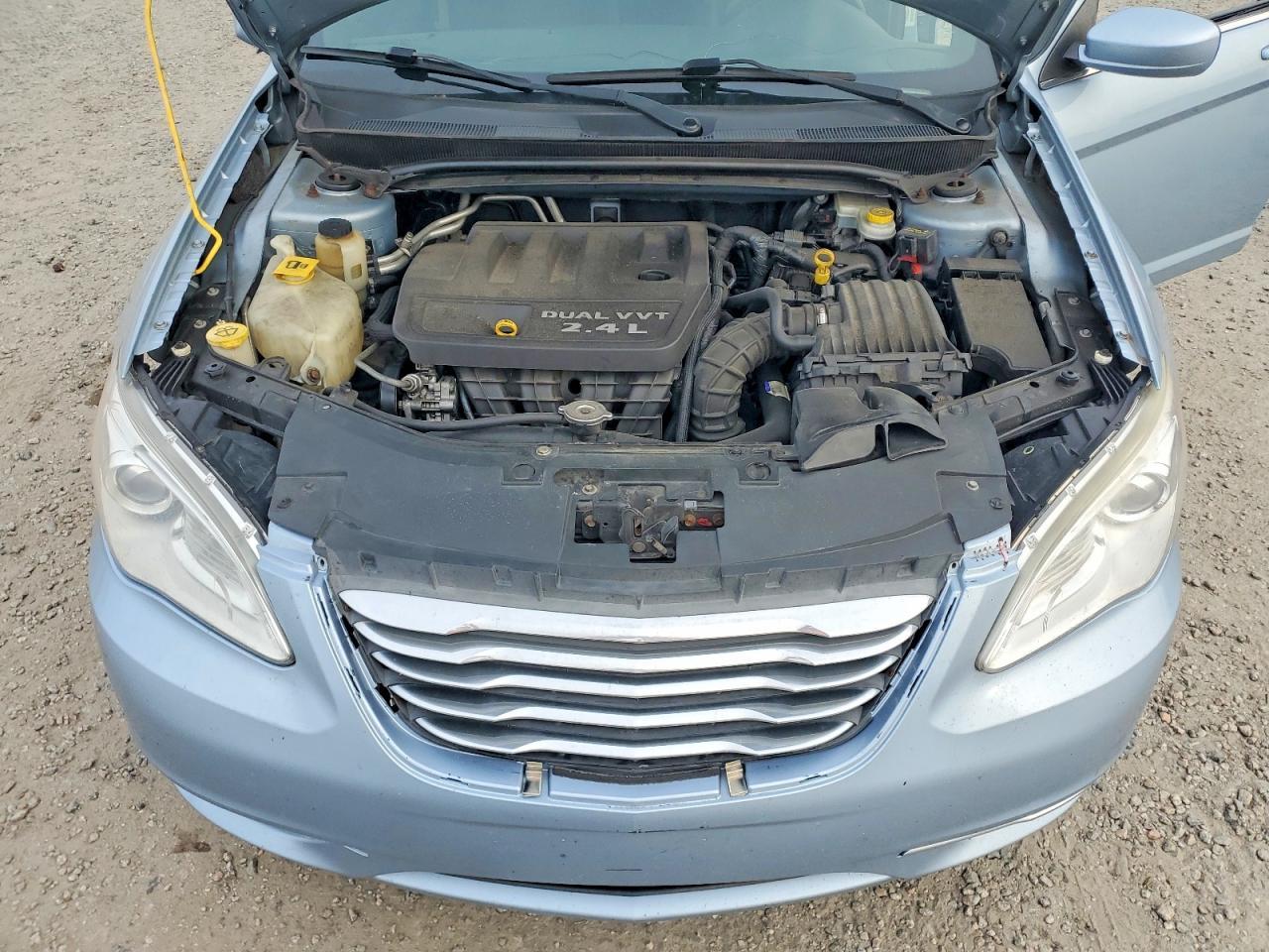 2013 CHRYSLER 200