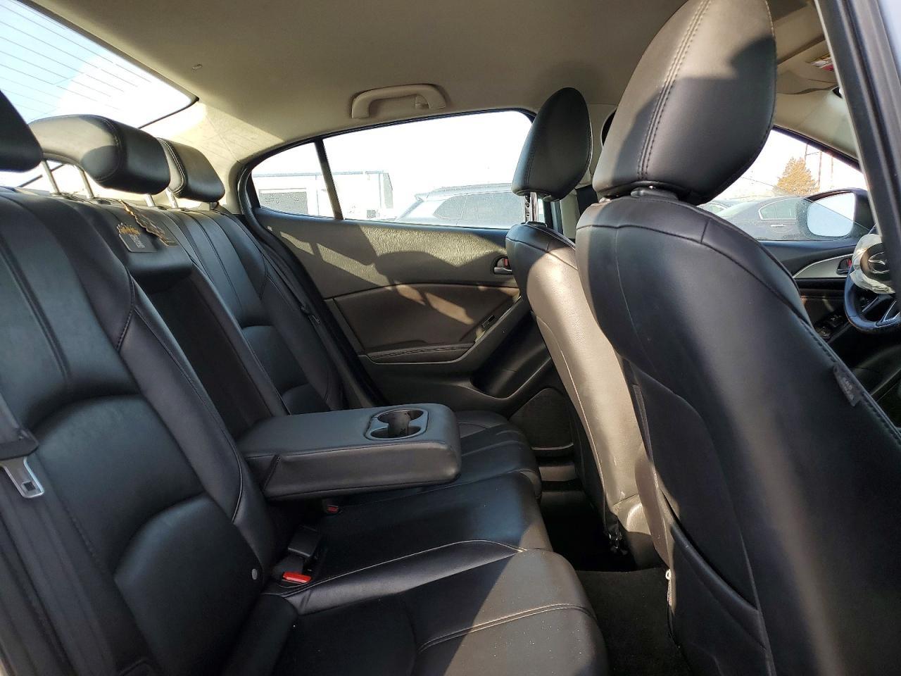 2018 MAZDA 3
