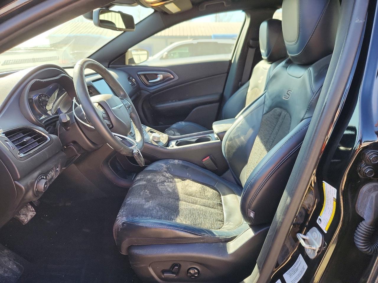 2016 CHRYSLER 200