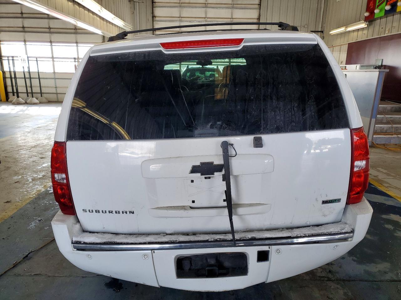 2011 CHEVROLET Suburban