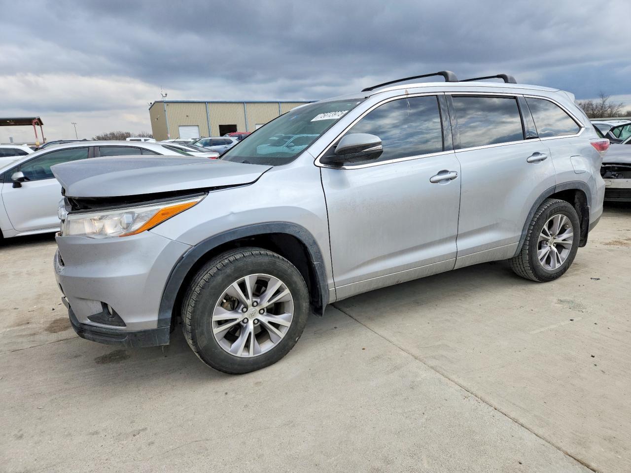 2015 TOYOTA HIGHLANDER