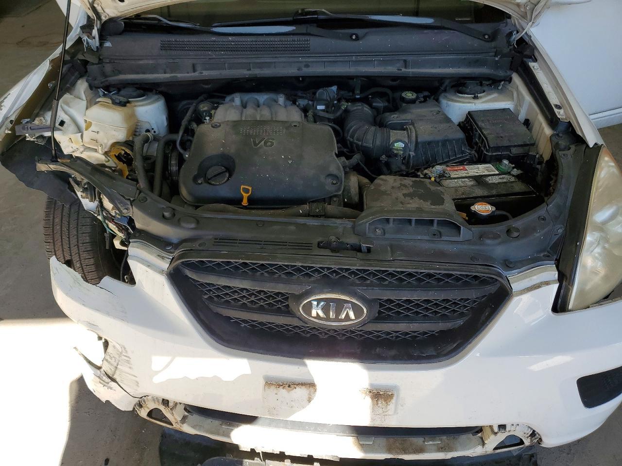 2008 KIA RONDO