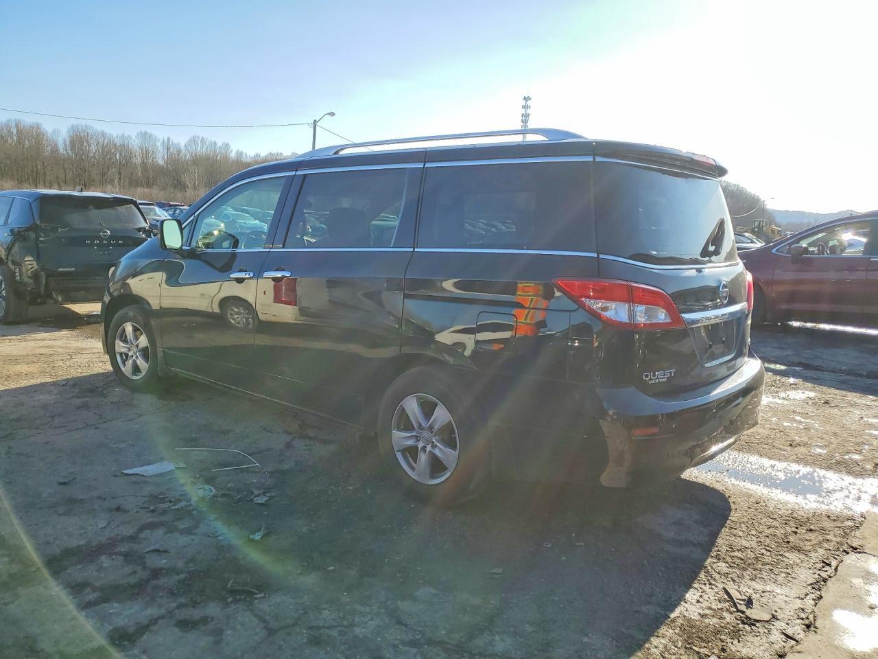 2013 NISSAN Quest