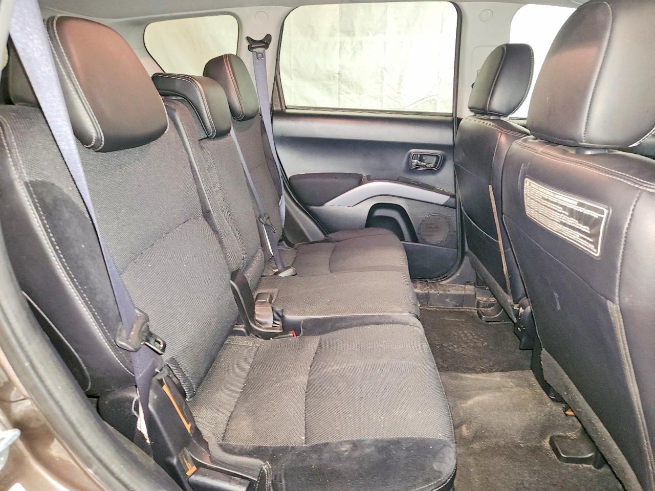 2010 MITSUBISHI outlander