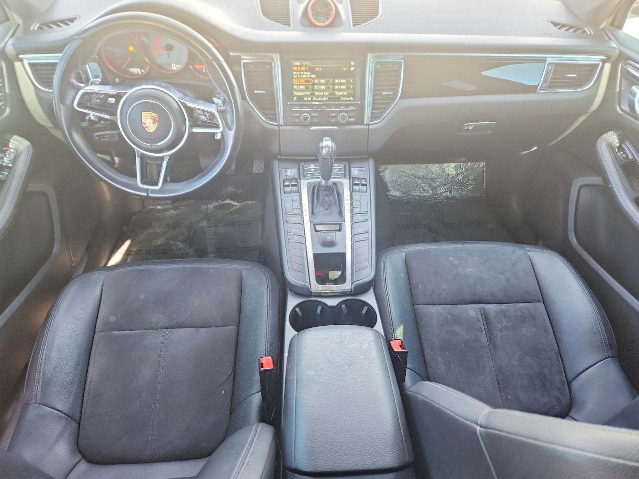 2015 PORSCHE Macan