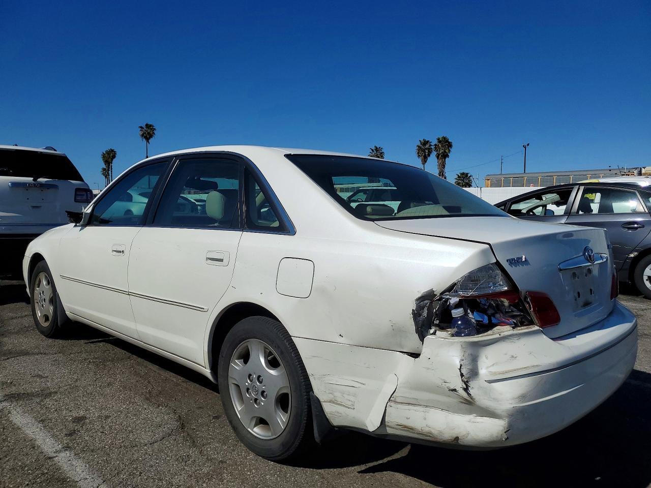 2003 TOYOTA Avalon
