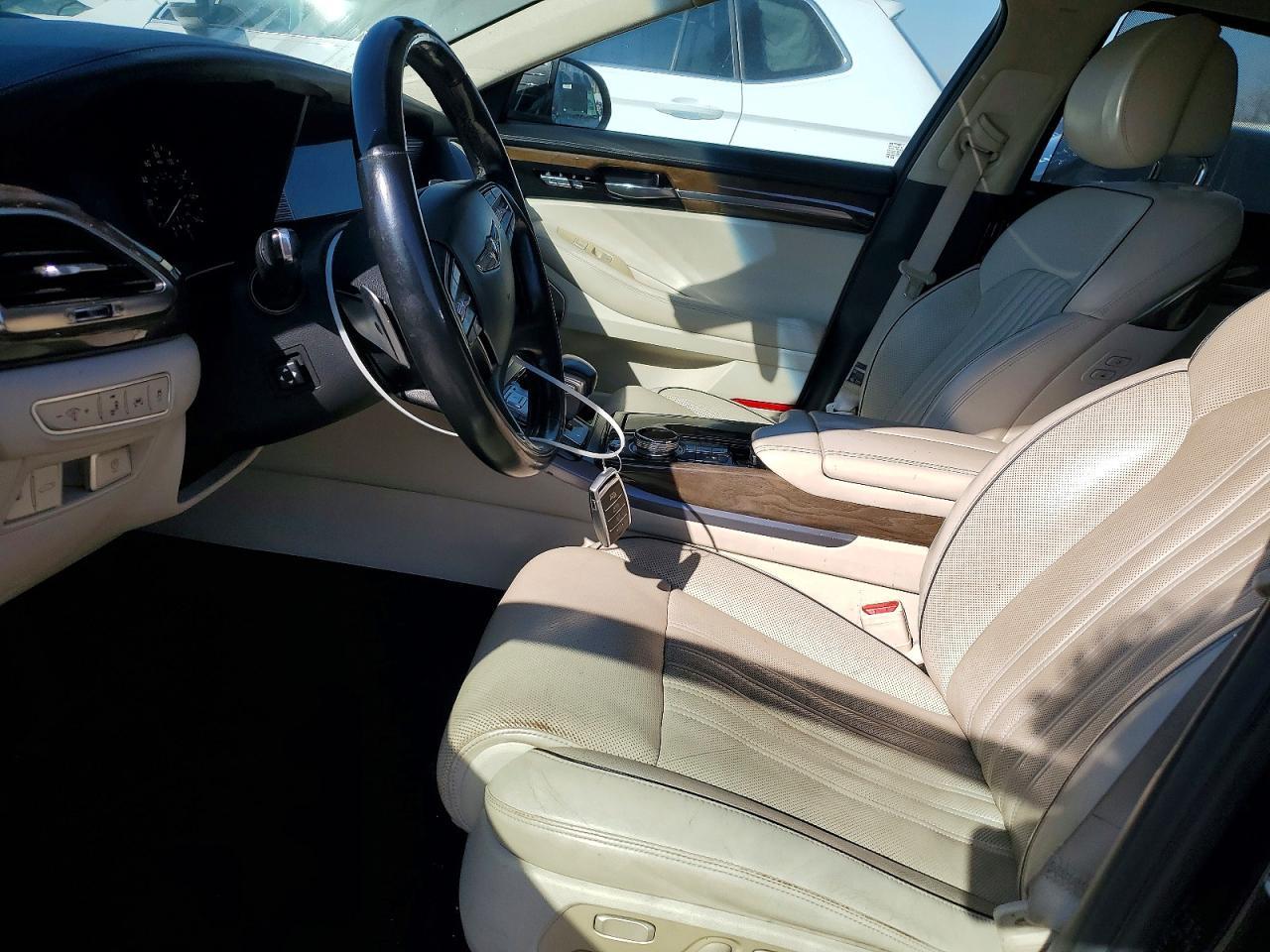 2017 GENESIS G90