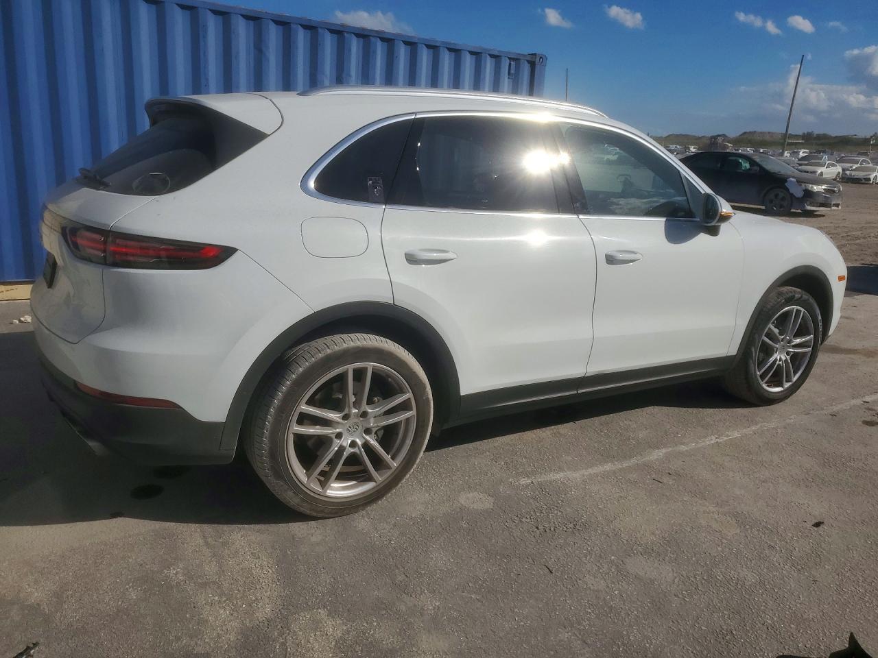 2019 PORSCHE CAYENNE
