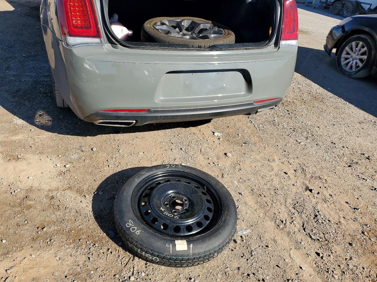 2019 CHRYSLER 300