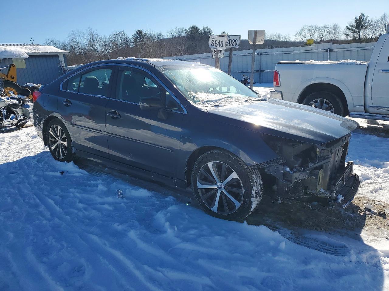 2015 SUBARU Legacy
