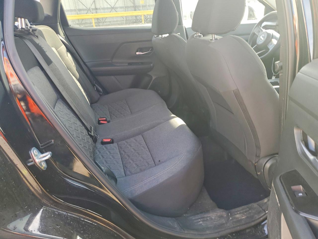 2025 NISSAN KICKS