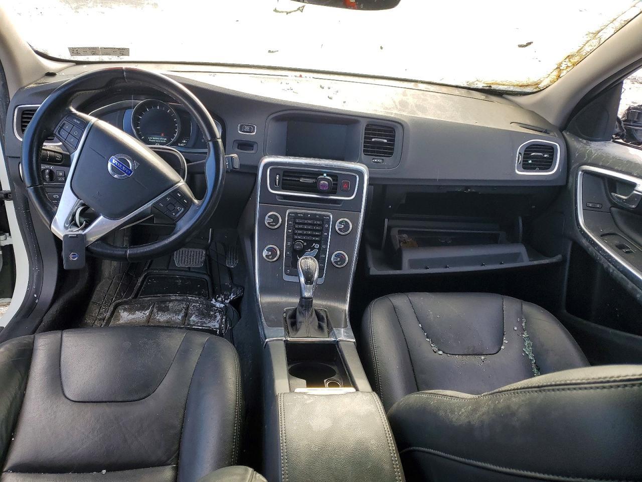 2015 VOLVO S60