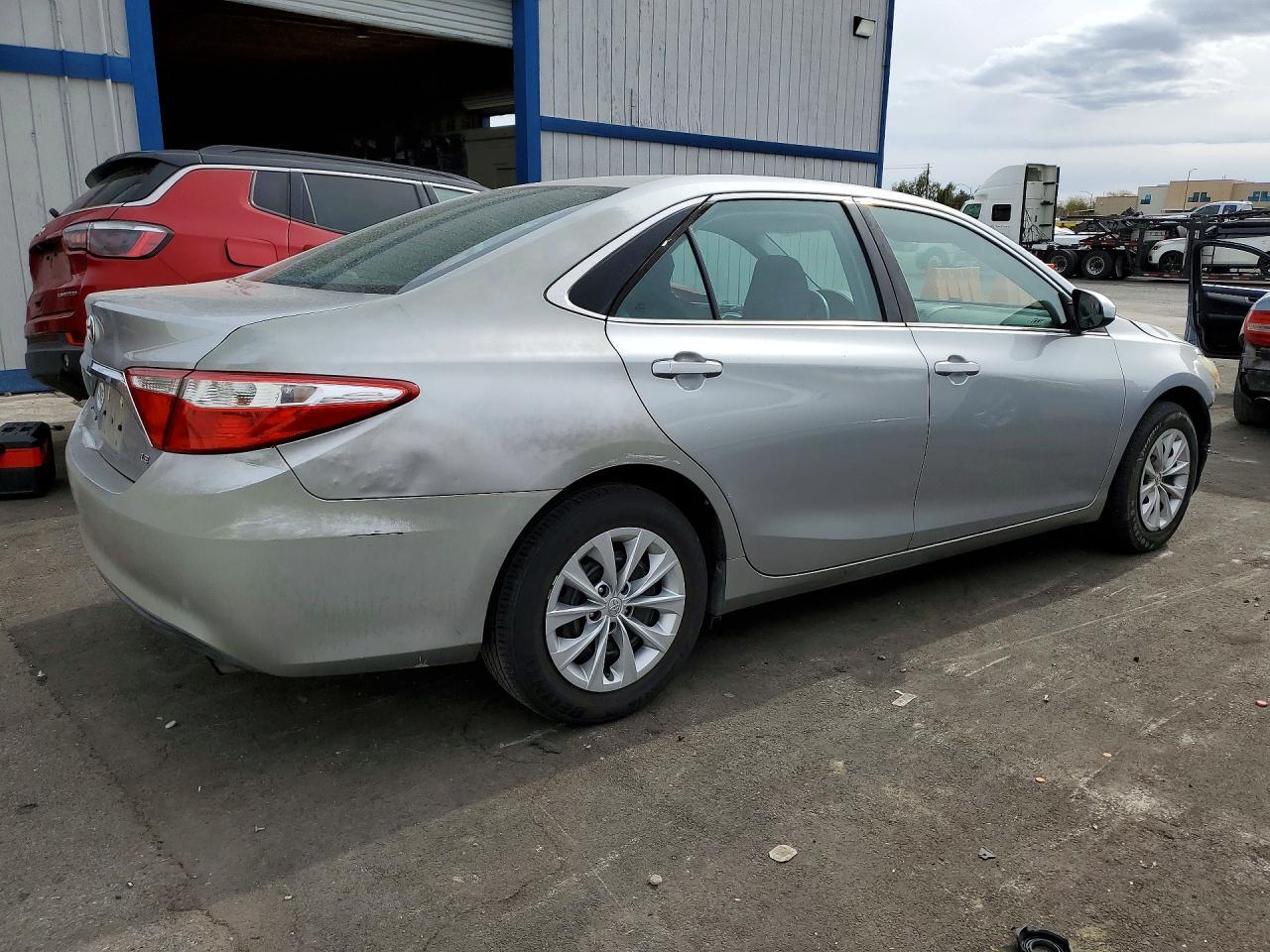 2015 TOYOTA CAMRY