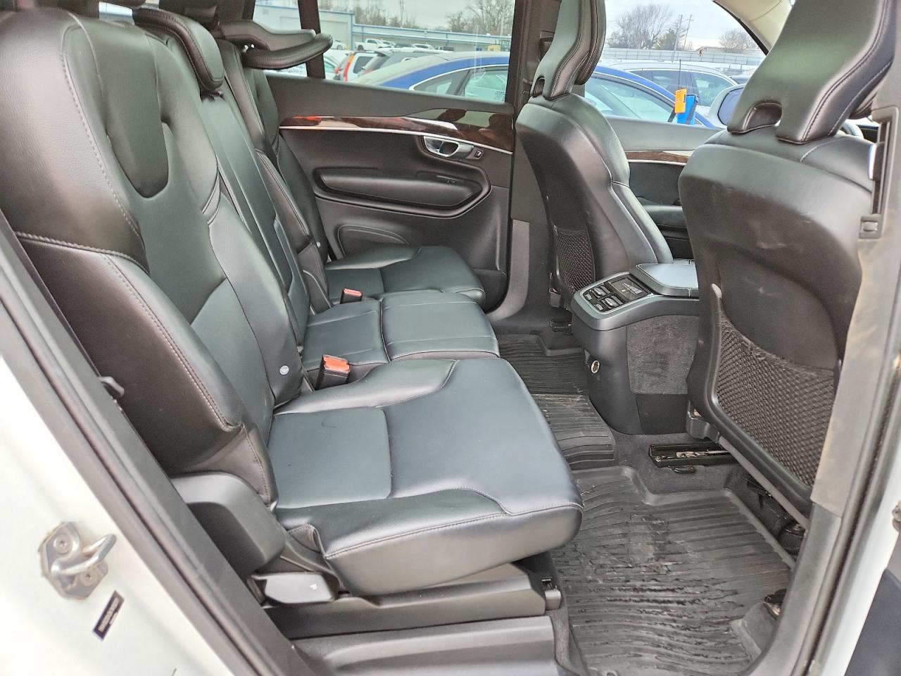 2019 VOLVO XC90
