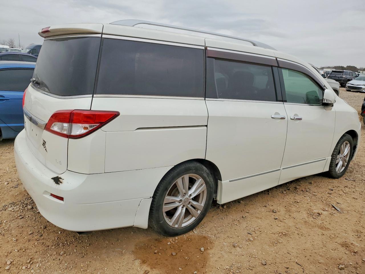 2011 NISSAN Quest