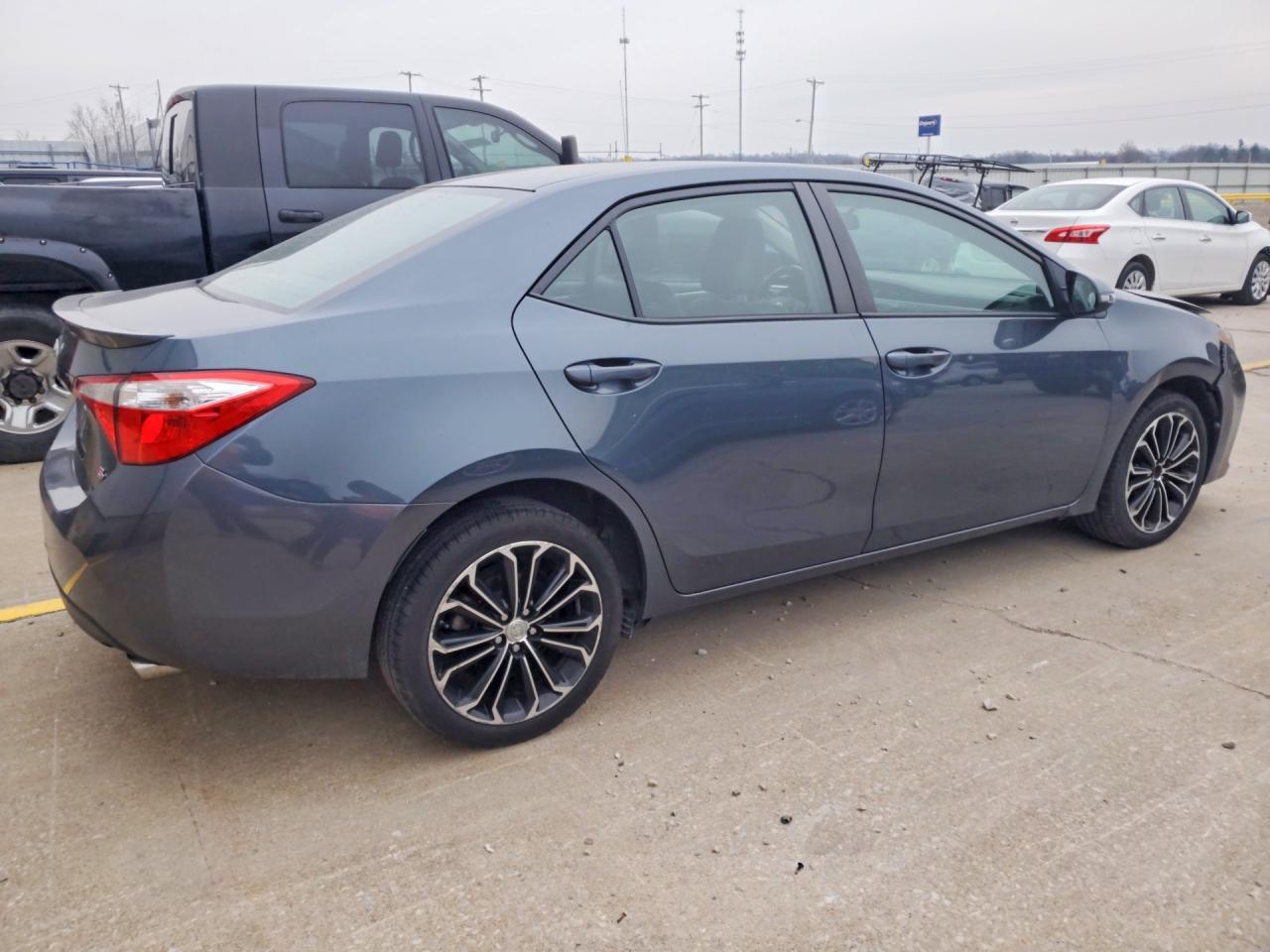 2015 TOYOTA COROLLA