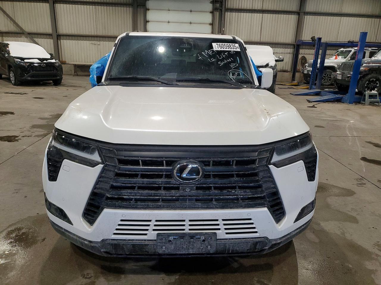 2024 LEXUS GX 550